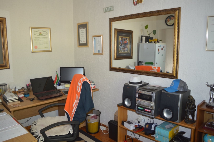 3 Bedroom Property for Sale in Flamwood North West